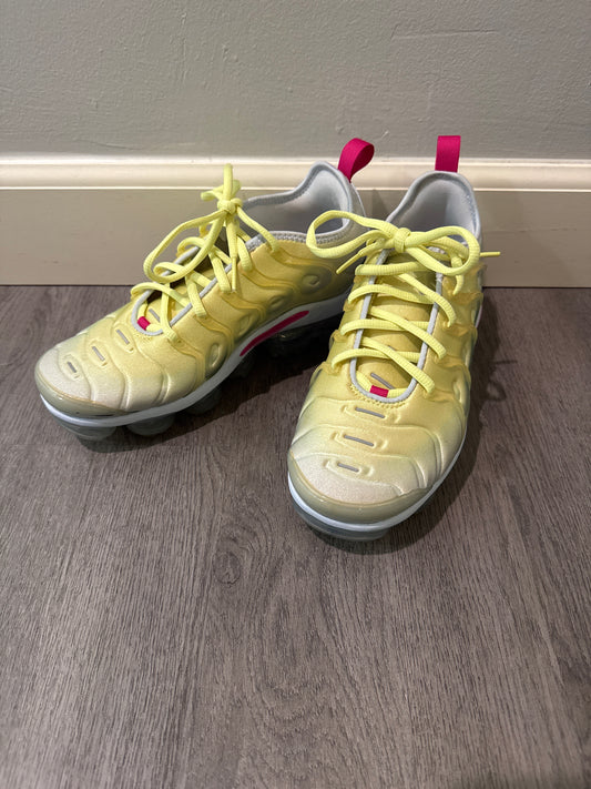 8.5 Nike Vapor Maxes Yellow/Pink