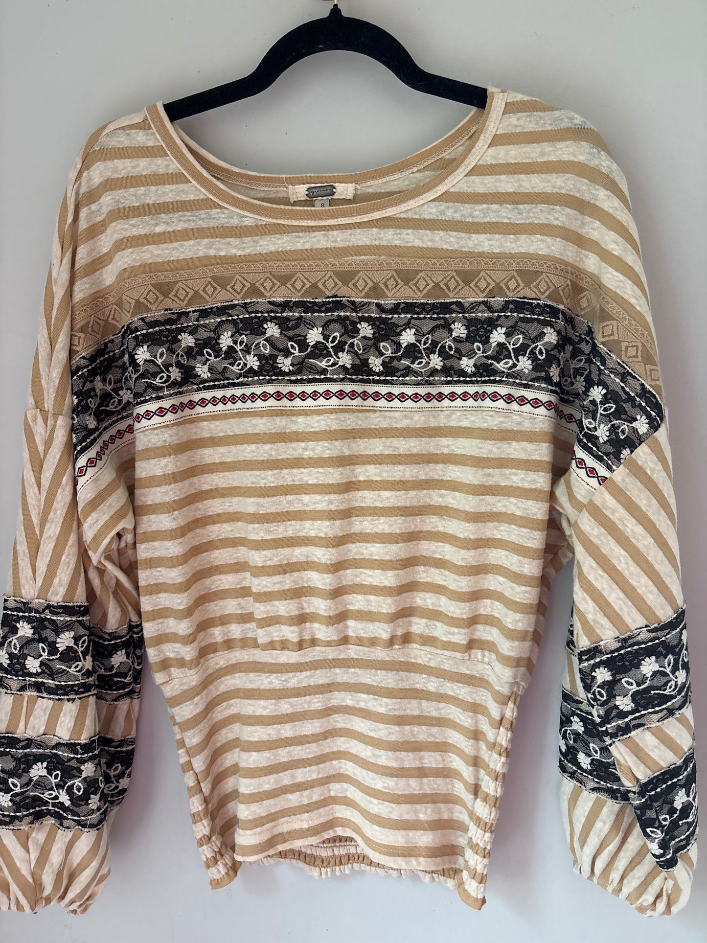 S Gimmicks Lace Trim Balloon Sleeve Top