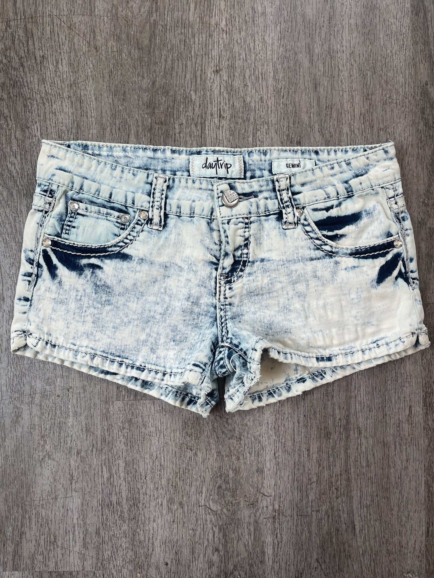 27 Daytrip Gemini Jean Short