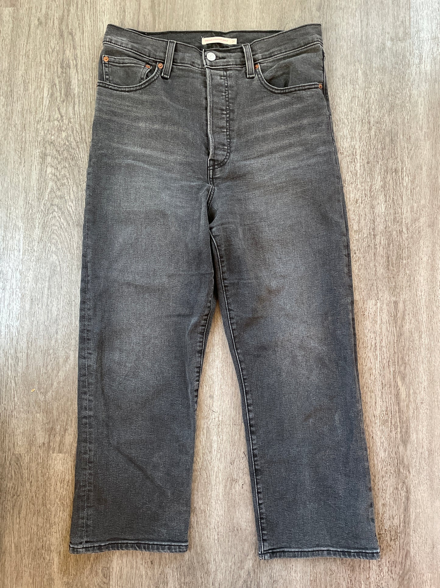 31 Levi’s Black Ribcage Straight Ankle Jean