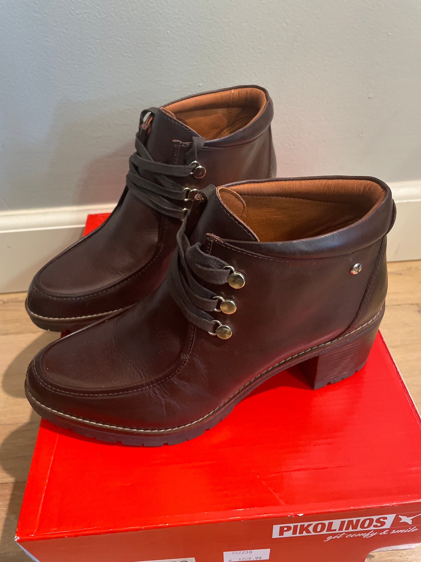 38 Pikolinos Llanes W7H