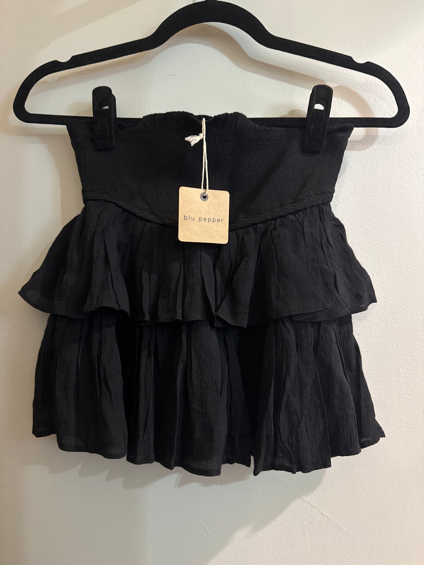 S NWT Blu Pepper Black Ruffle Shorts