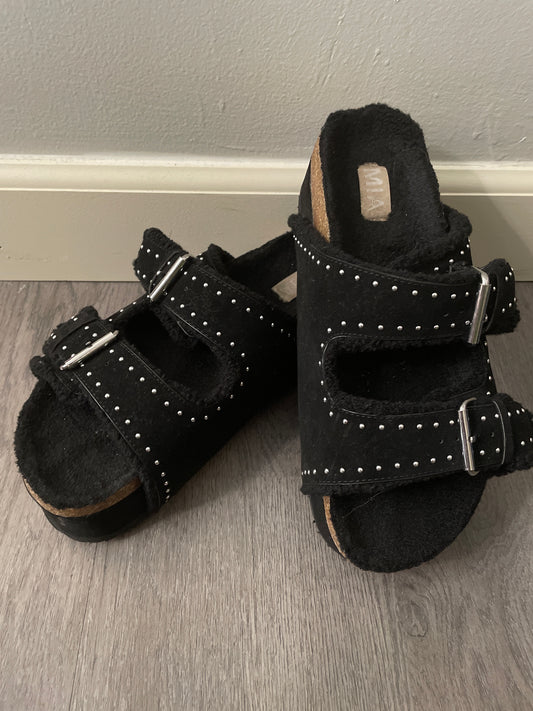 10 MIA Shoes Brookie-S Faux Shearling Slide Platform Sandal