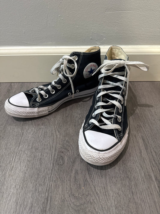 9 Converse Chuck Taylor’s Black/White
