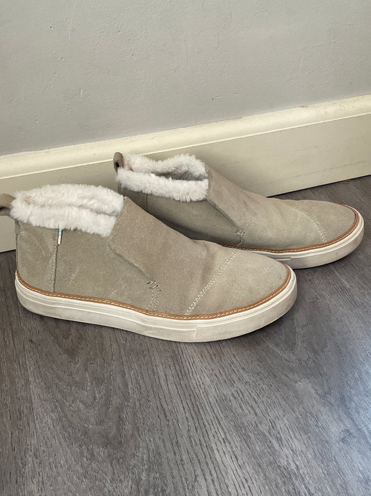 9 TOMS Paxton Suede Boot