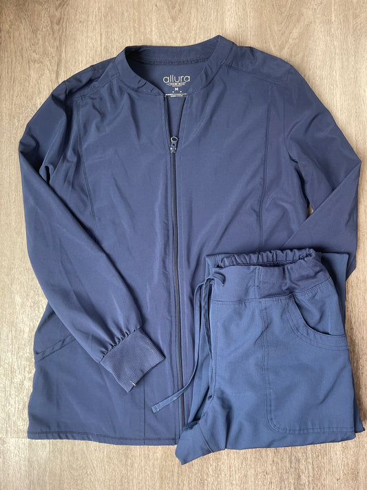 M allura Navy Scrub Set