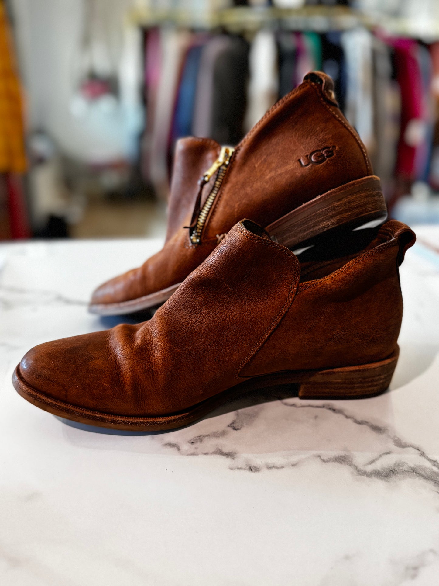 9.5 UGG Glee leather ankle booties in a dark chestnut