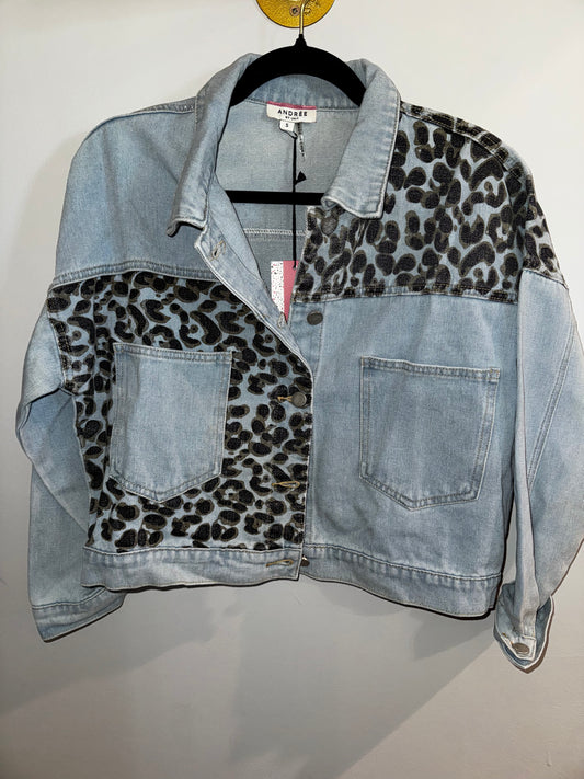 S NWT ANDRÉE by Unit Leopard contrast denim jacket