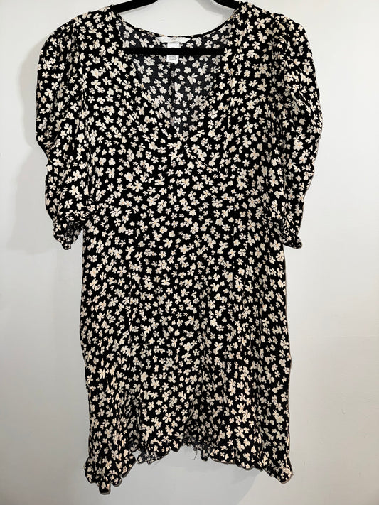 L H&M frill-trimmed black and white floral puff-sleeve dress