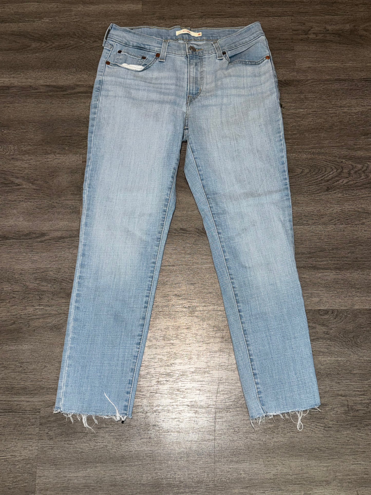 28 Levi’s Boyfriend Straight Jeans