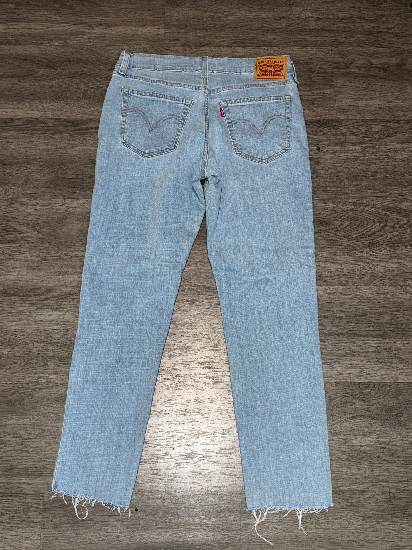 28 Levi’s Boyfriend Straight Jeans